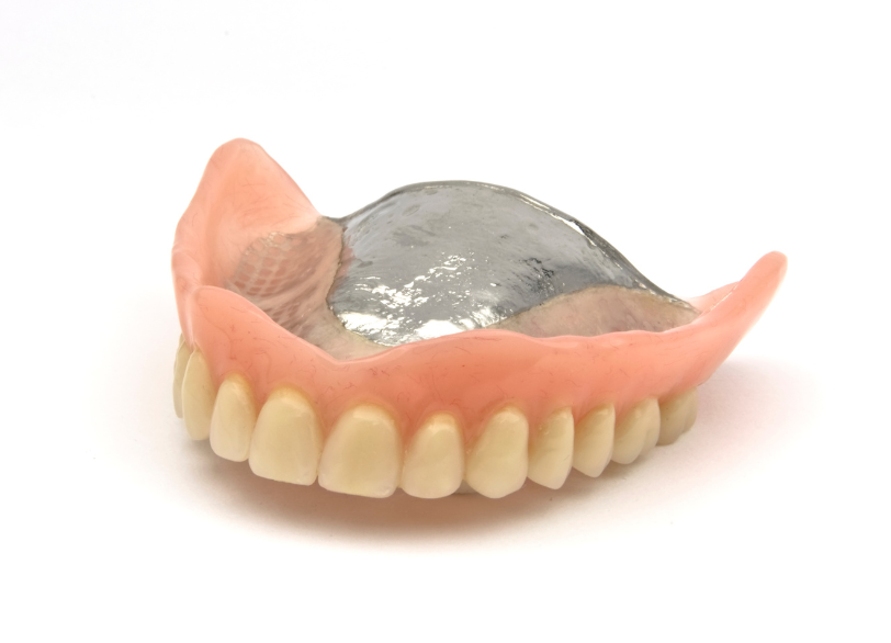 金属床義歯｜クリア総合歯科
