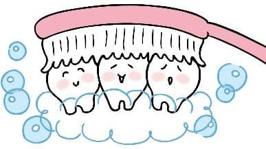 歯みがきでお口のケアをする様子